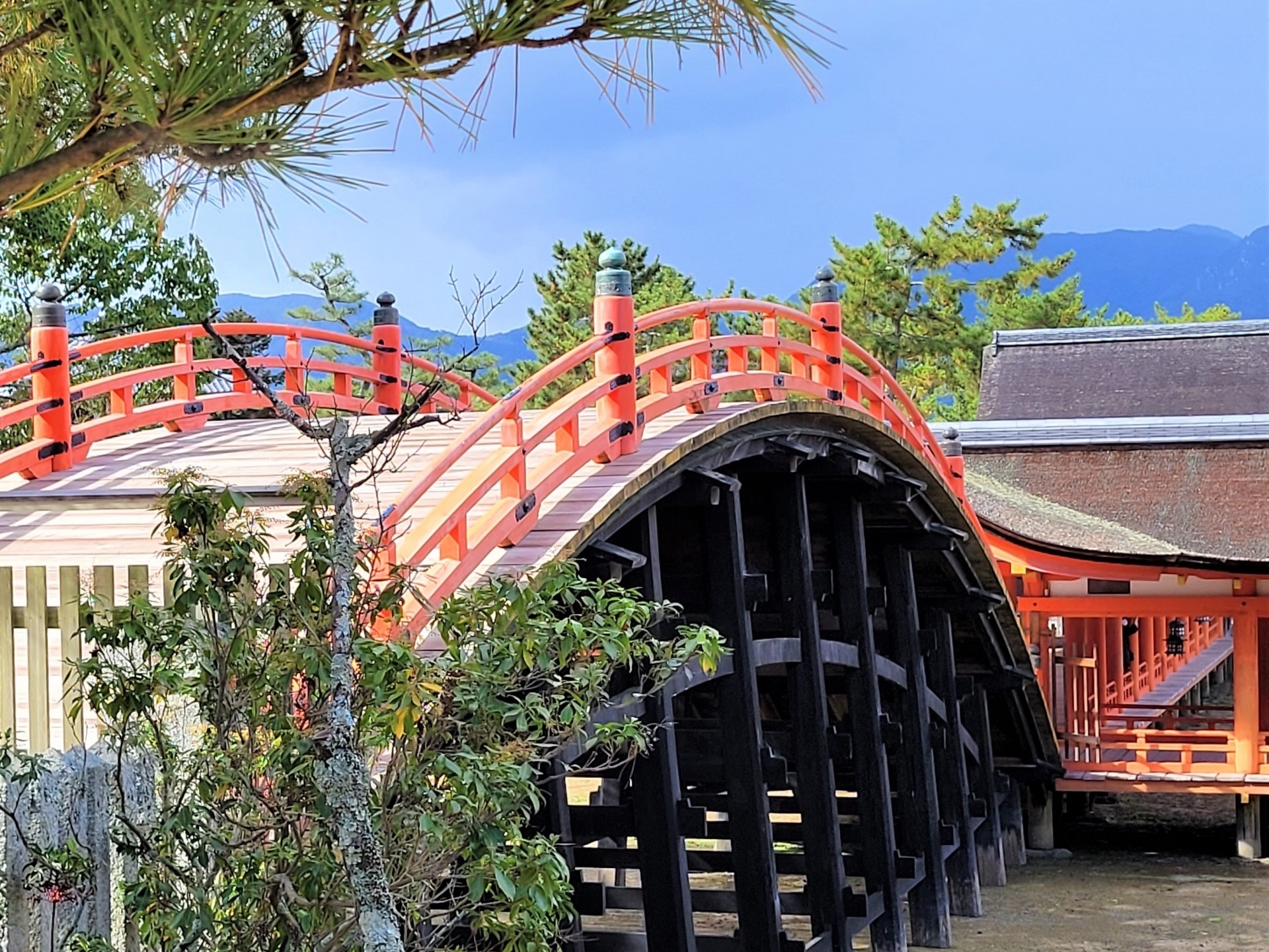 厳島神社・反橋