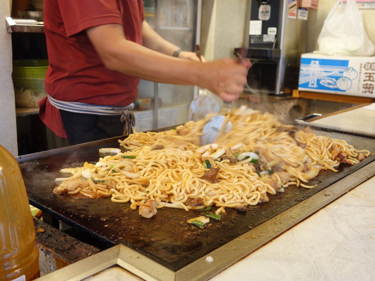 三枝・ホルモンうどん