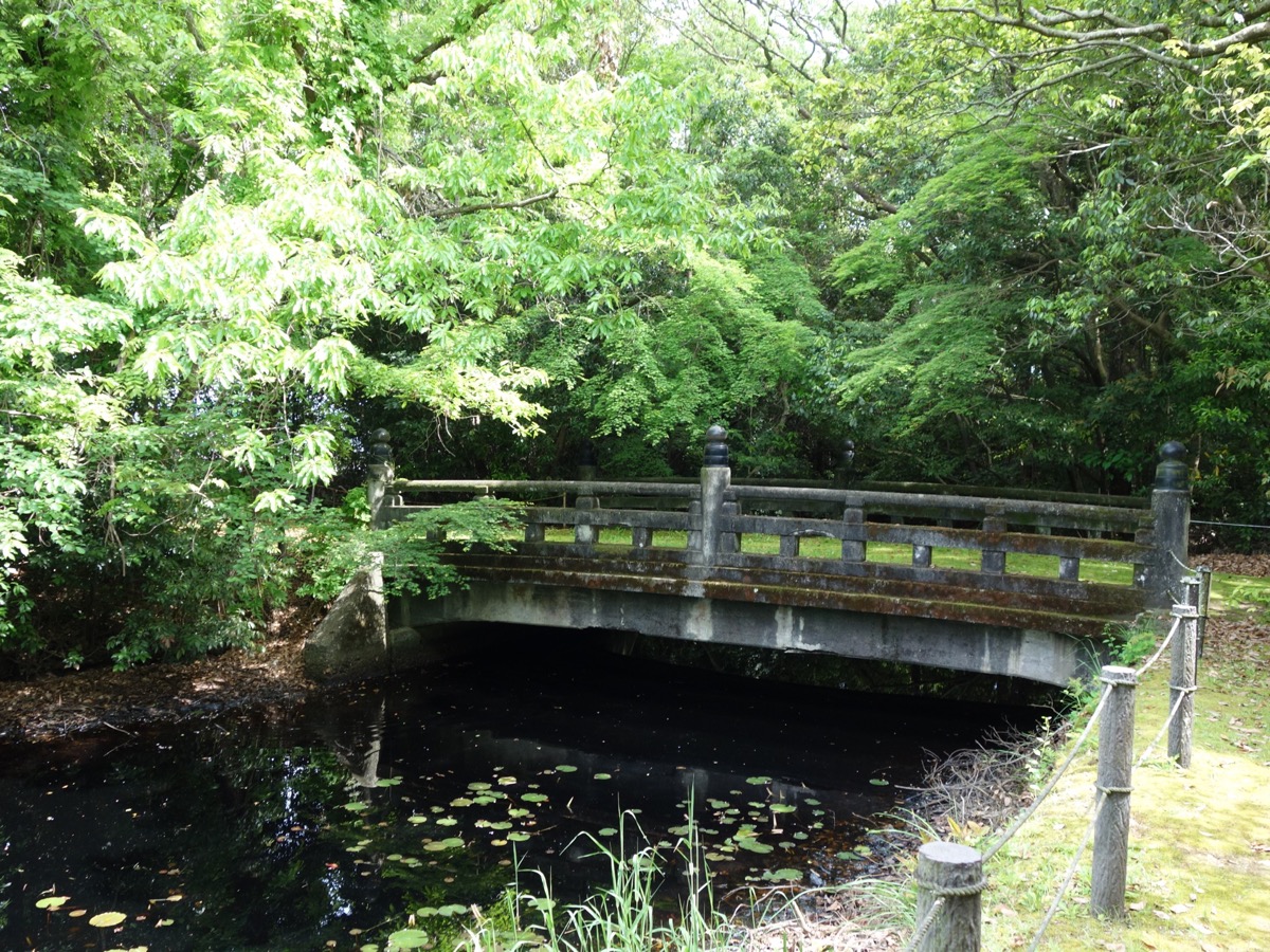 竈山神社