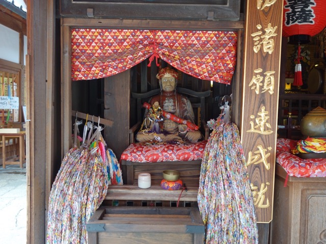 釘抜地蔵(石像寺)