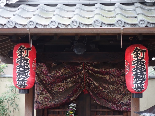 釘抜地蔵(石像寺)
