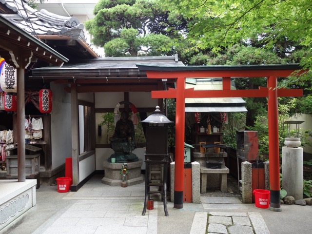釘抜地蔵(石像寺)
