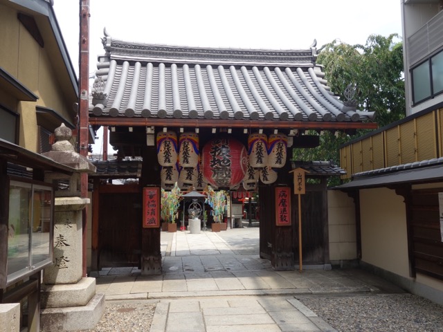 釘抜地蔵(石像寺)