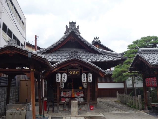 釘抜地蔵(石像寺)